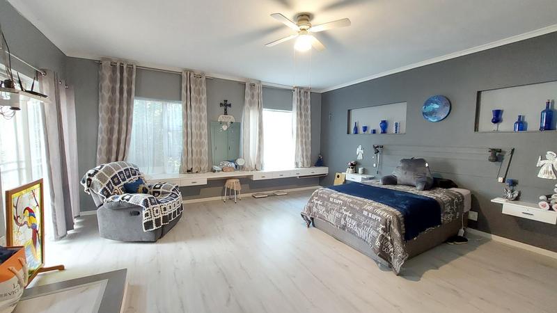 4 Bedroom Property for Sale in Chrismar Western Cape
